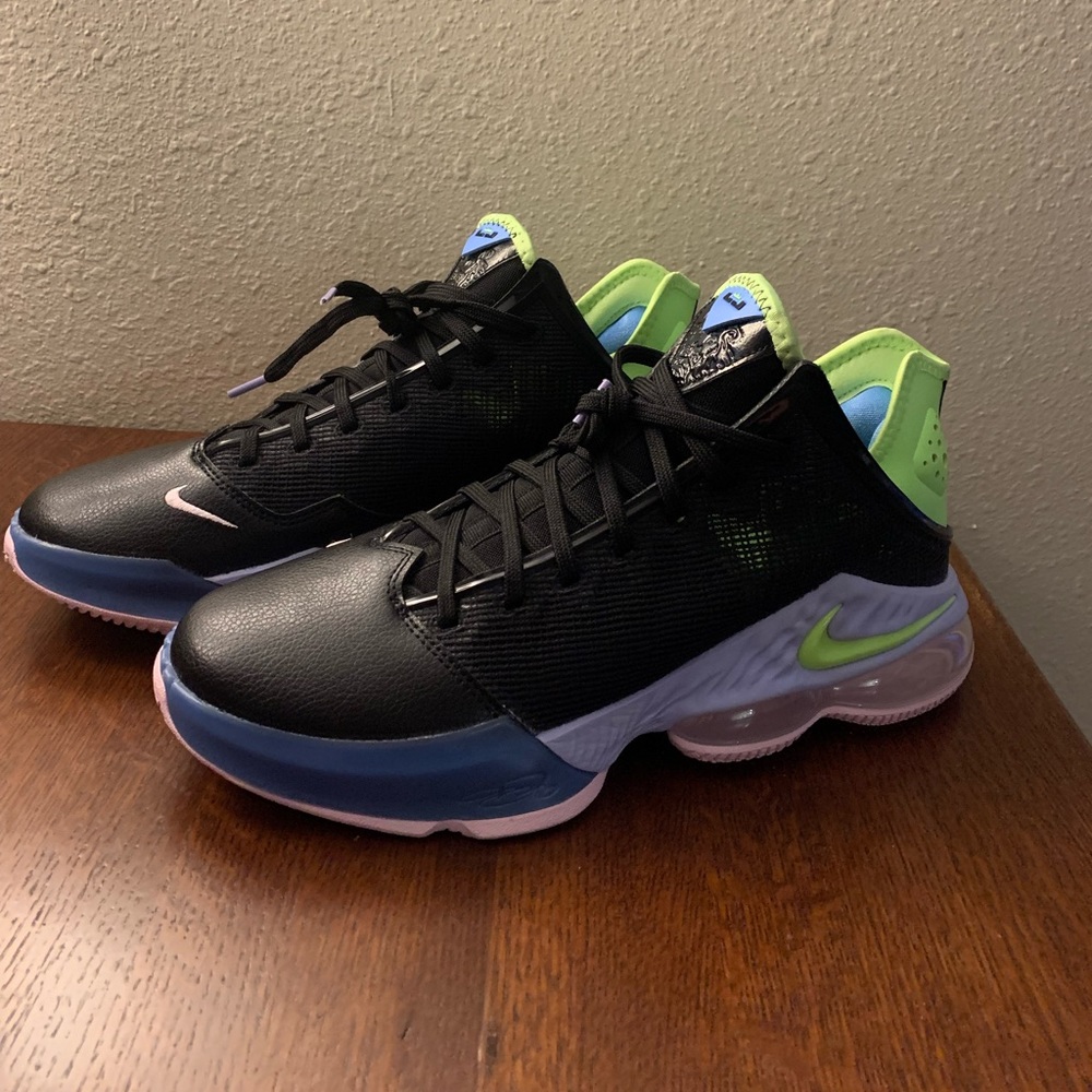 Lebron 19 Basketball Shoe